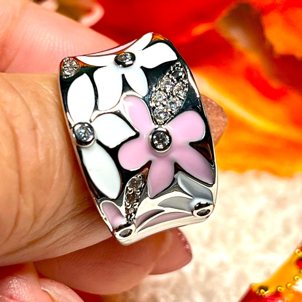 🌸Silver and white/pink enamel ring NEW